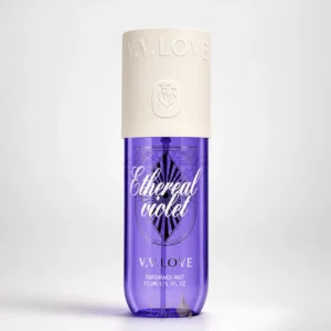 Brume parfumée Ethereal Violet V.V Love 150ml pour femme sur fond neutre disponible chez Secret de Parfum en France