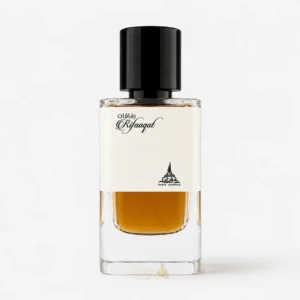 Parfum Rifaaqat Paris Corner avec flacon et coffret blanc sur fond neutre